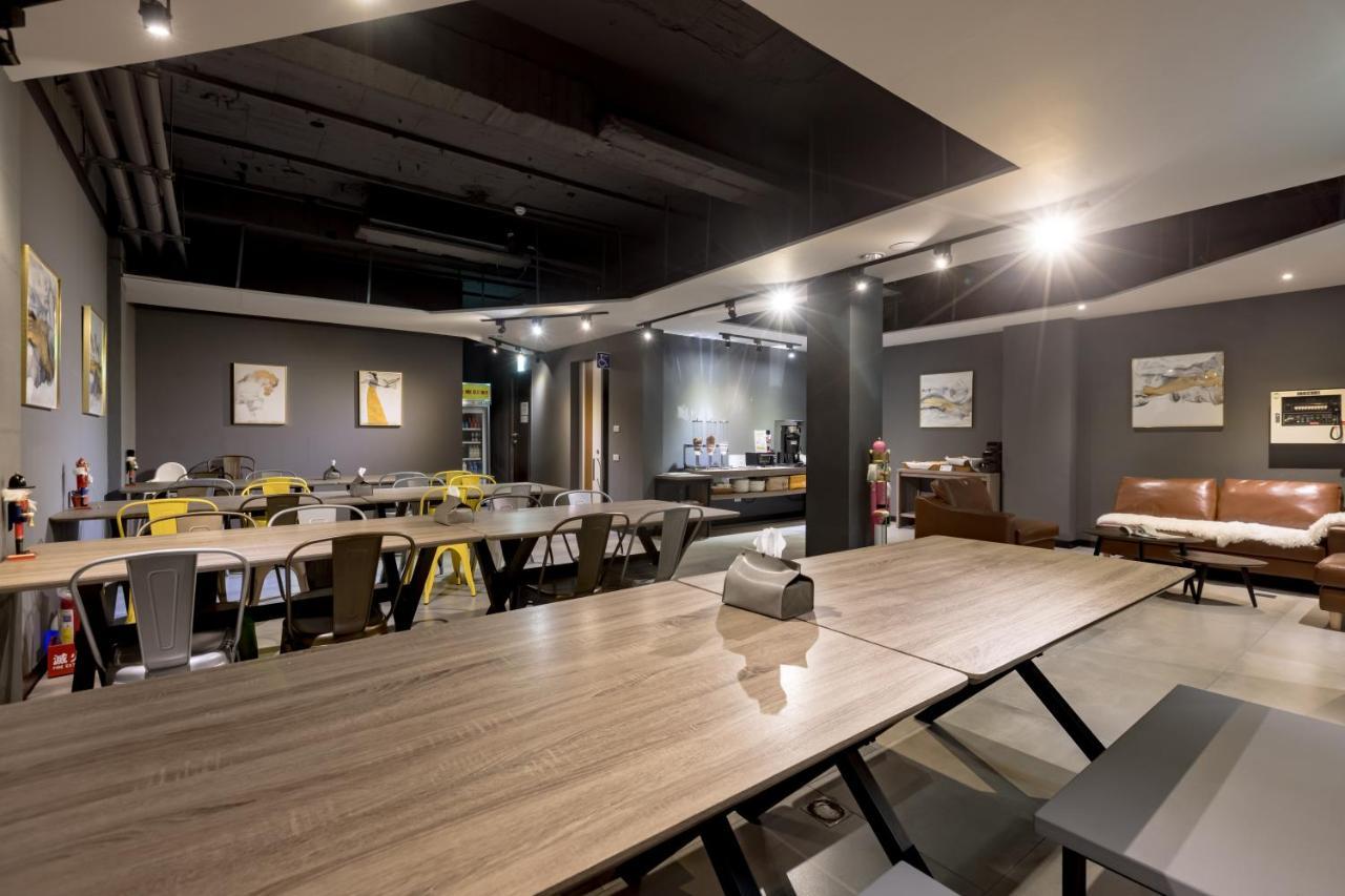 Hotel Brown - Zhongzheng Tainan Exterior foto